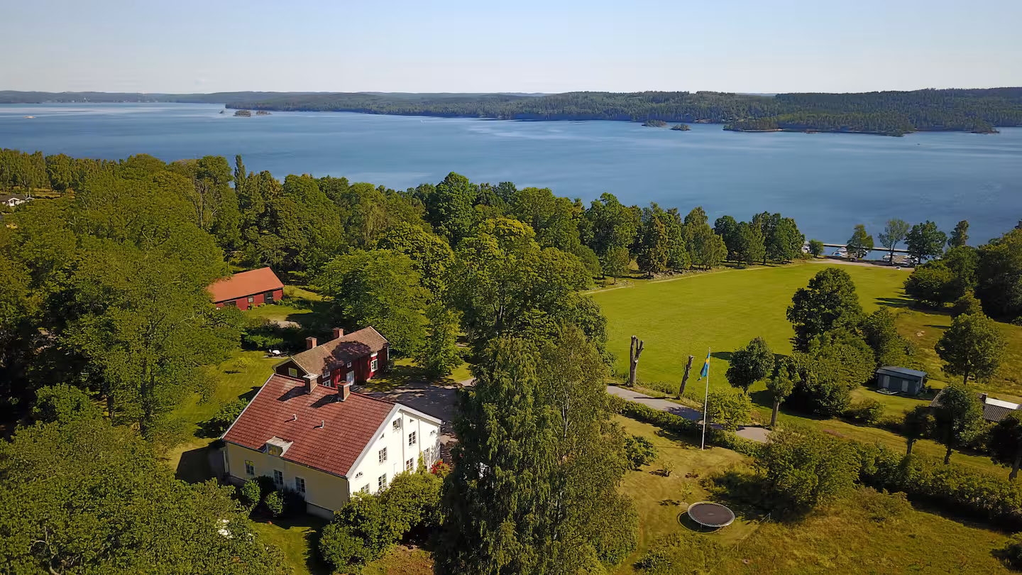 Rönnäsgården vid sjön Sommen